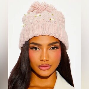 Rosy Love Pom Beanie NEW 🏷️
